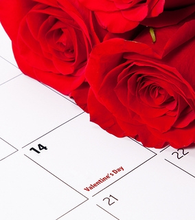 holiday-valentines-day-2 Valentine's day roses on a calendar.